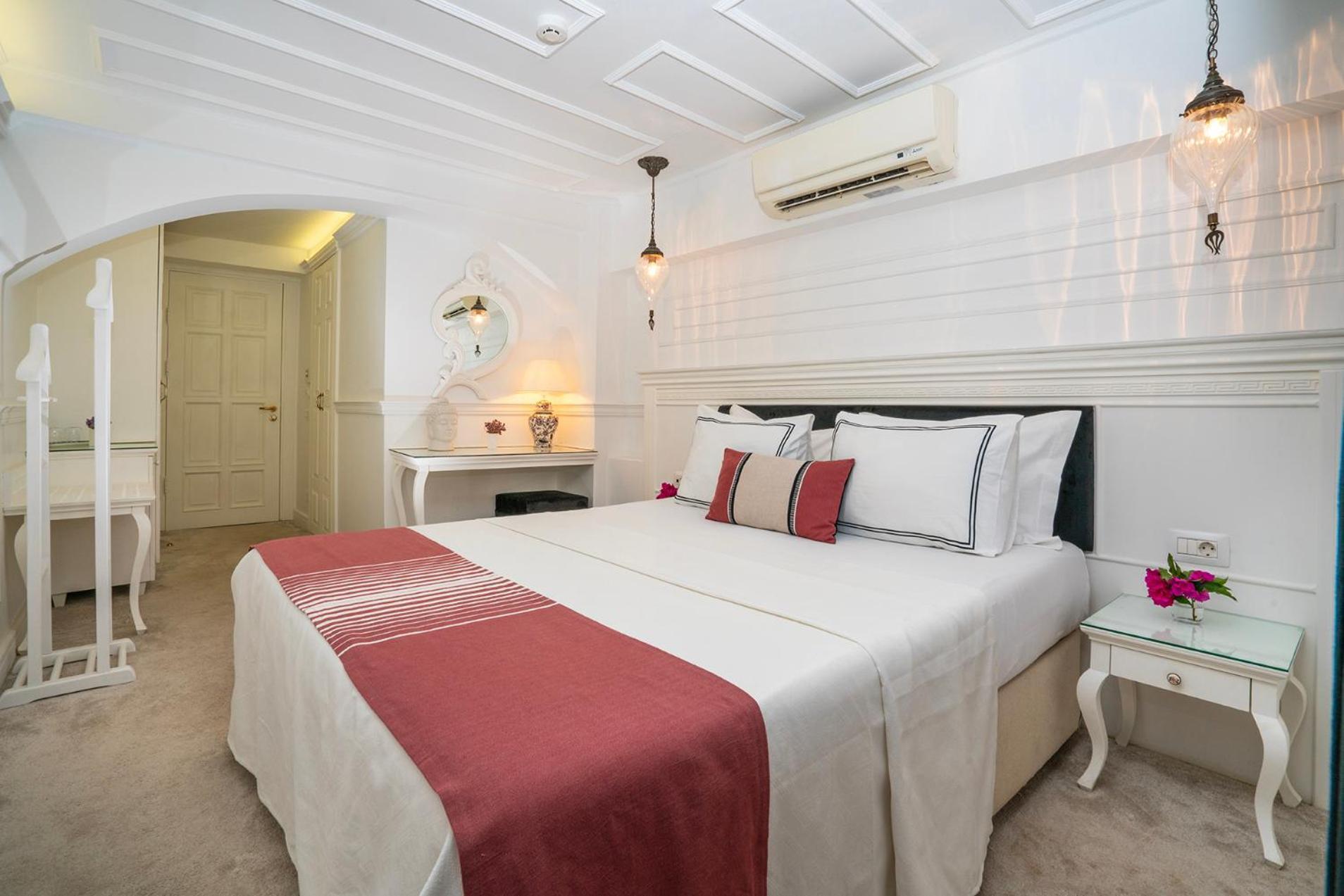 Siyah Lale Cunda 1841 (Adults Only) Hotel Ayvalik Exterior photo