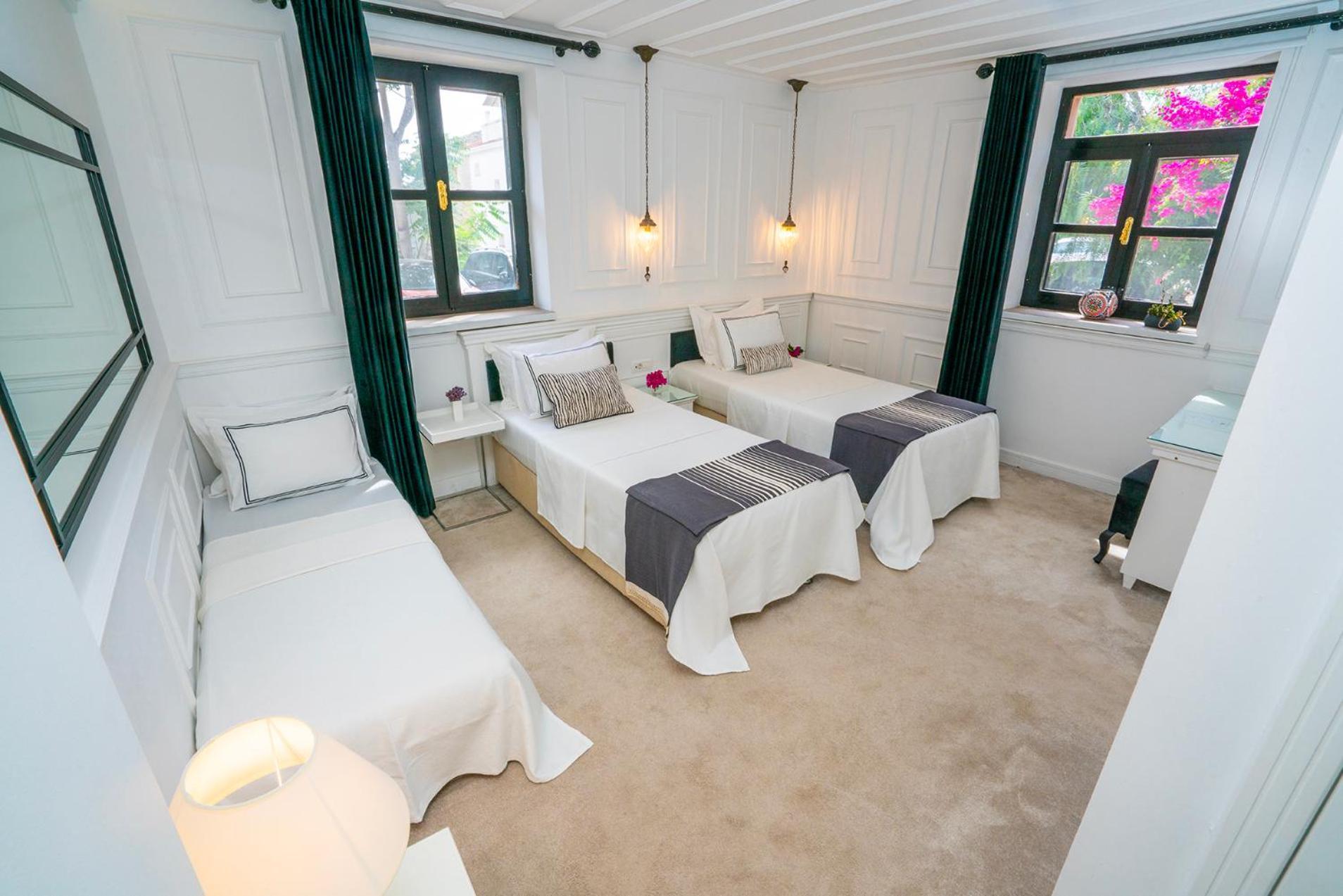 Siyah Lale Cunda 1841 (Adults Only) Hotel Ayvalik Exterior photo